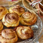 Cinnamon Roll Cake