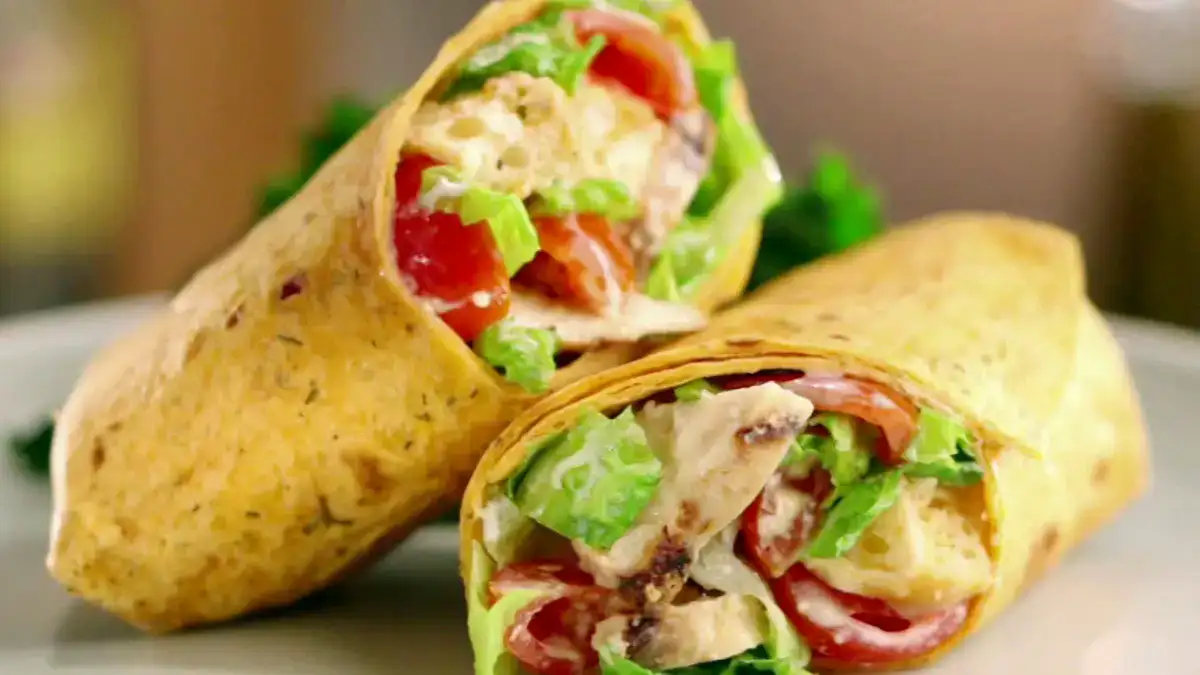 Cheesy Garlic Chicken Wraps Recipe