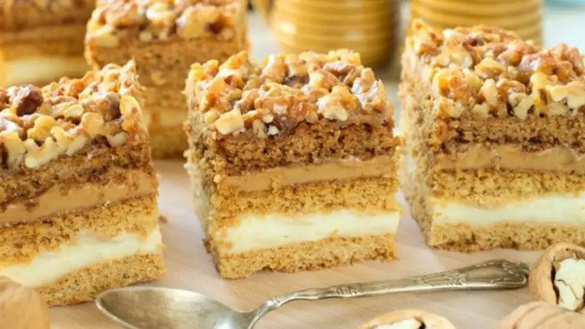 Banana Walnut Cream Cake