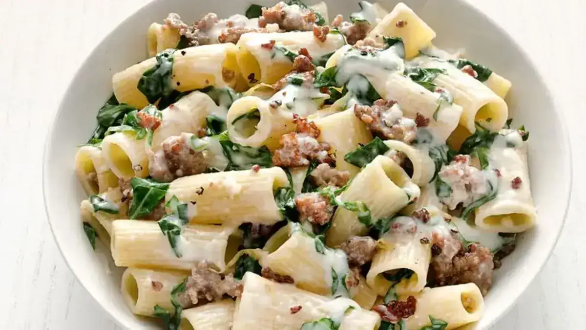 Creamy Garlic Sausage Alfredo Rigatoni to Savor