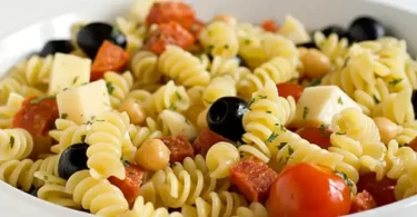 Easy Mediterranean Pasta with Fresh Ingredients