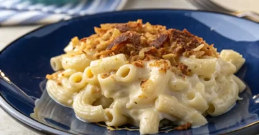 smoked mac and cheese? This easy cast iron recipe delivers smoky, creamy comfort with a crispy panko topping.