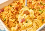 Neiman Marcus Chicken Casserole a creamy, cheesy, bacon-topped comfort dish perfect for family dinners. Easy to make, rich in flavor, and always a crowd-pleaser.