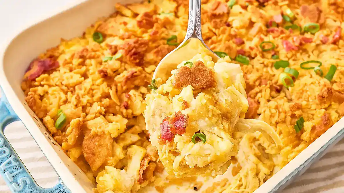 Neiman Marcus Chicken Casserole a creamy, cheesy, bacon-topped comfort dish perfect for family dinners. Easy to make, rich in flavor, and always a crowd-pleaser.